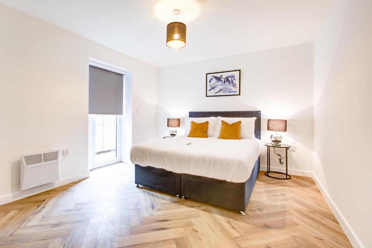 Hybrid Resi - London, Mitcham Close To Tooting And Wimbledon ミッチャム エクステリア 写真