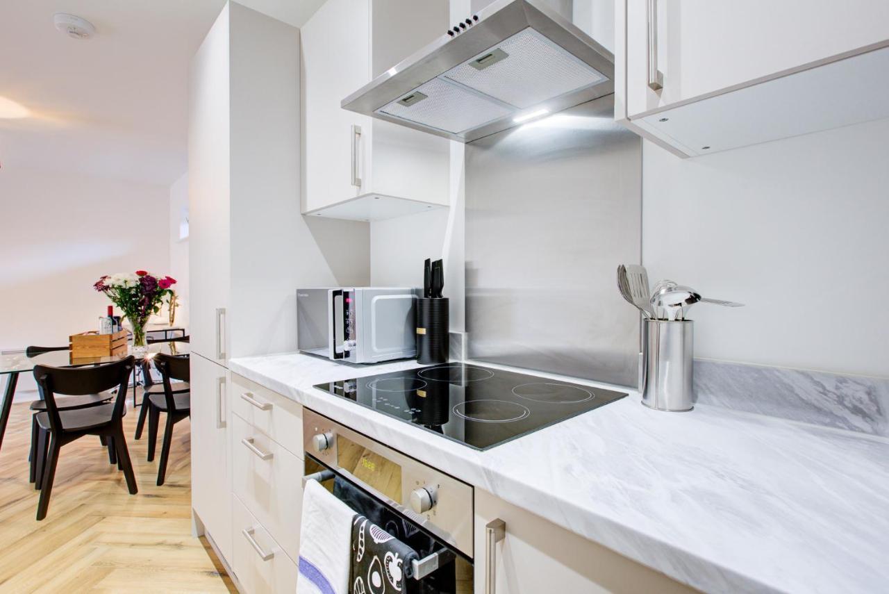 Hybrid Resi - London, Mitcham Close To Tooting And Wimbledon ミッチャム エクステリア 写真