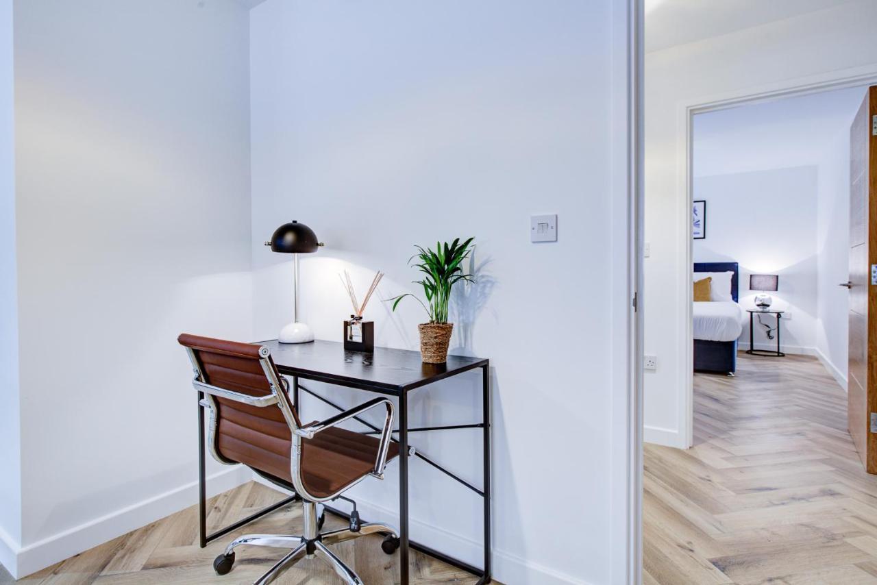 Hybrid Resi - London, Mitcham Close To Tooting And Wimbledon ミッチャム エクステリア 写真