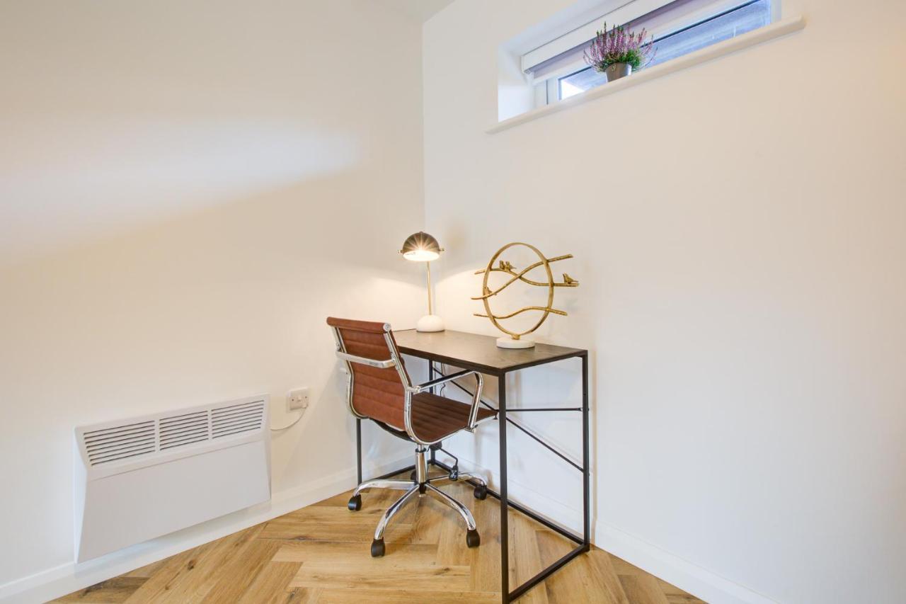 Hybrid Resi - London, Mitcham Close To Tooting And Wimbledon ミッチャム エクステリア 写真