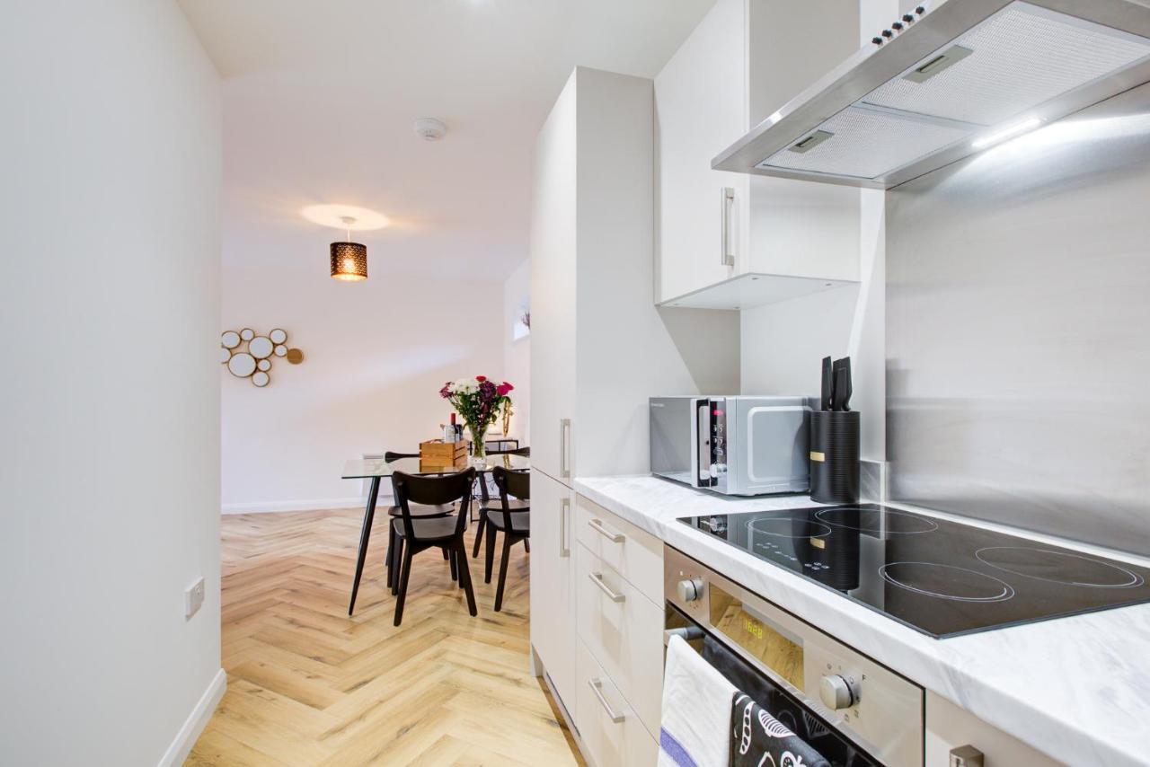 Hybrid Resi - London, Mitcham Close To Tooting And Wimbledon ミッチャム エクステリア 写真