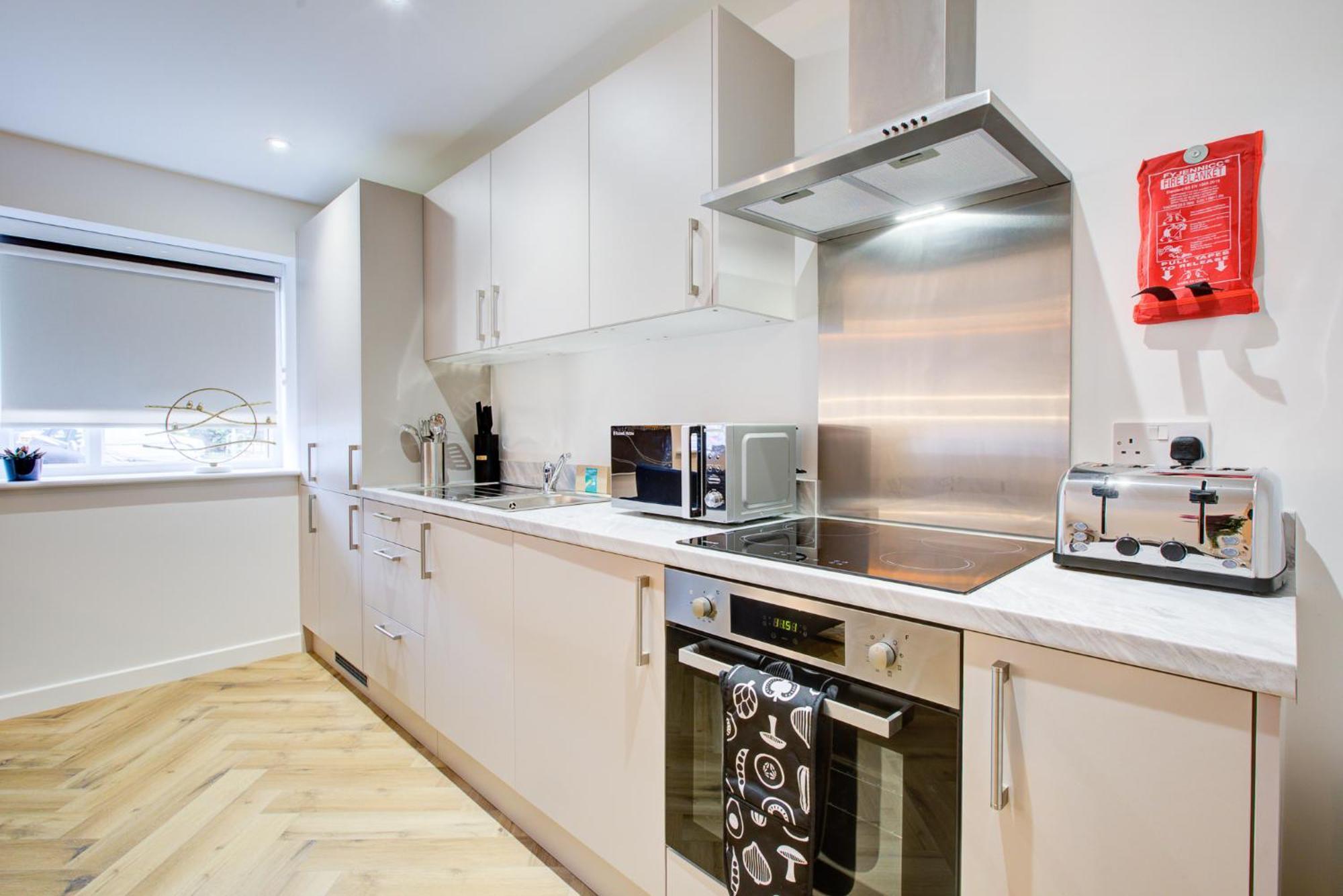 Hybrid Resi - London, Mitcham Close To Tooting And Wimbledon ミッチャム エクステリア 写真