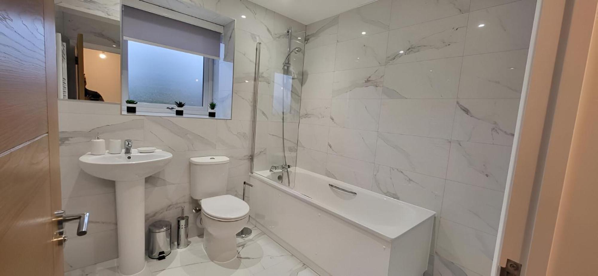 Hybrid Resi - London, Mitcham Close To Tooting And Wimbledon ミッチャム エクステリア 写真