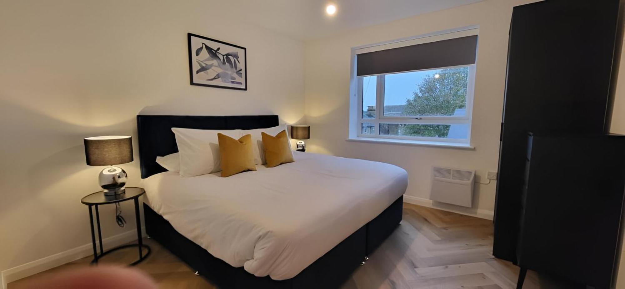 Hybrid Resi - London, Mitcham Close To Tooting And Wimbledon ミッチャム エクステリア 写真
