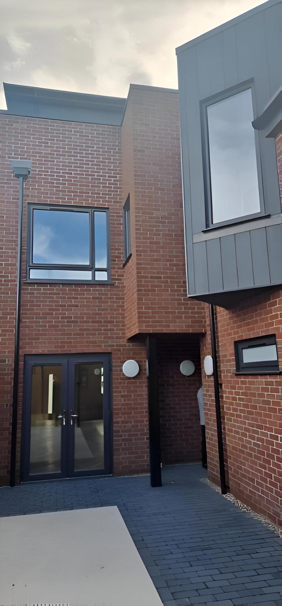 Hybrid Resi - London, Mitcham Close To Tooting And Wimbledon ミッチャム エクステリア 写真